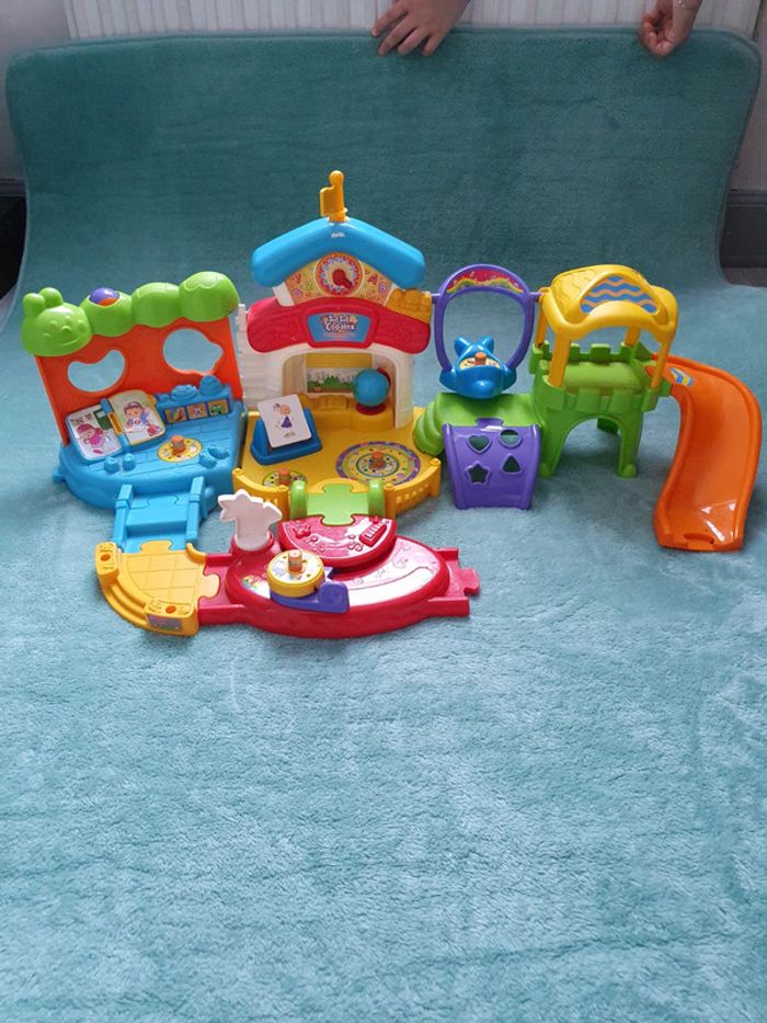 Aire de jeu tut tut copains