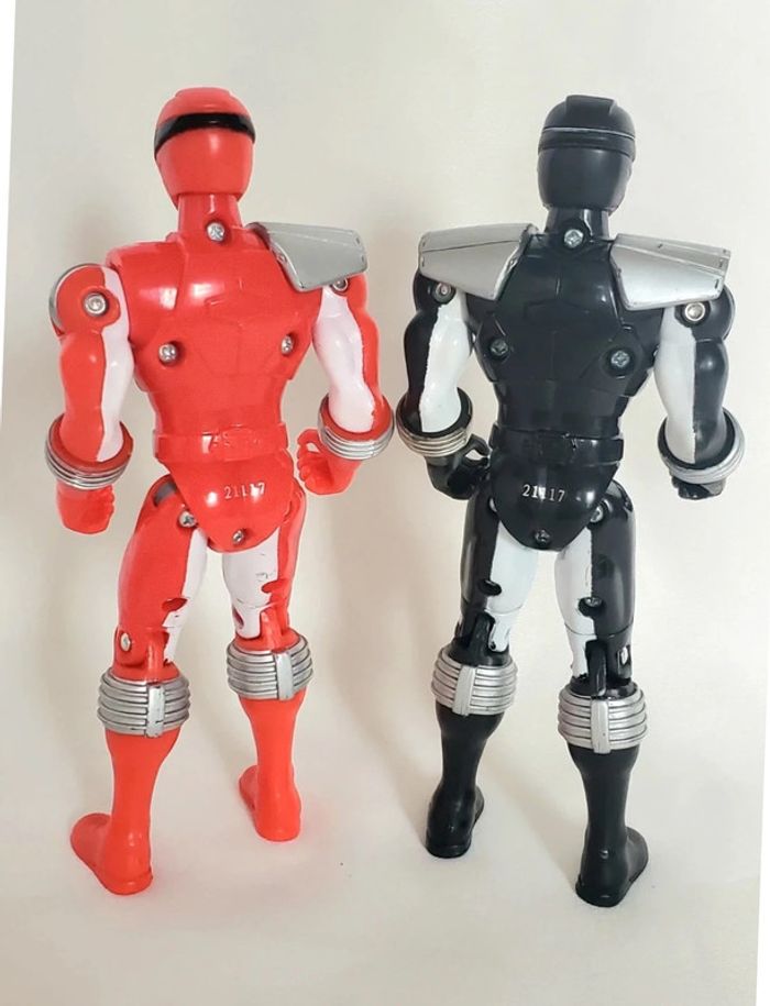 2 Figurines Power Rangers Bandaï - 2006 - photo numéro 5