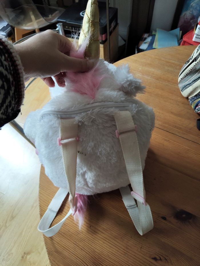 Lot thème licorne réveil, boîte à bijoux musical, sac, réveil, plumier - photo numéro 3