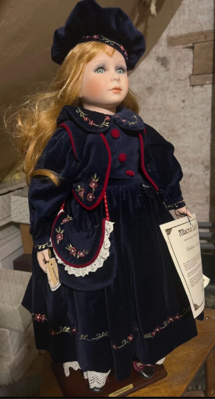 Poupée de collection Stéphanie de Alberon - photo numéro 2