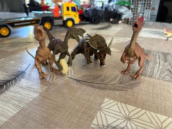 Lot de 4 jouet dinosaures