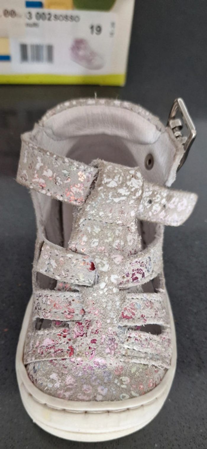 Chaussures 👟 1er pas babies T19 (BE avec défaut) - photo numéro 5