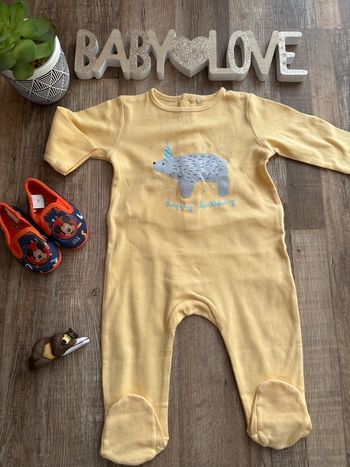 - Pyjama  - 9 mois - Très bon état  