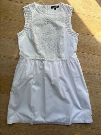 Robe blanche tommy Hilfiger très joli très bon état taille 164cm/ 14 ans