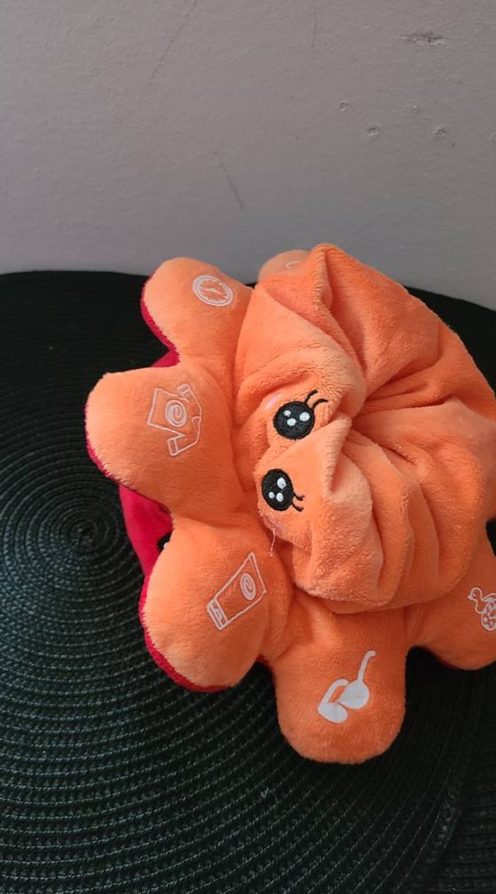 Doudou peluche réversible pieuvre rouge orange AVENE - photo numéro 3