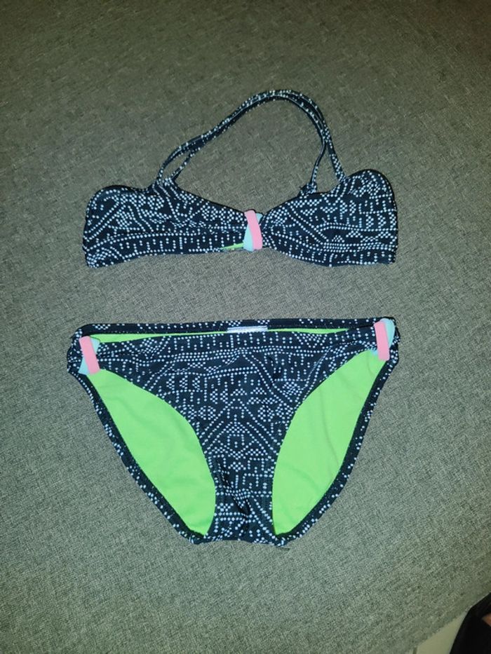 Maillot 2 pièces noir carré blanc 10 ans