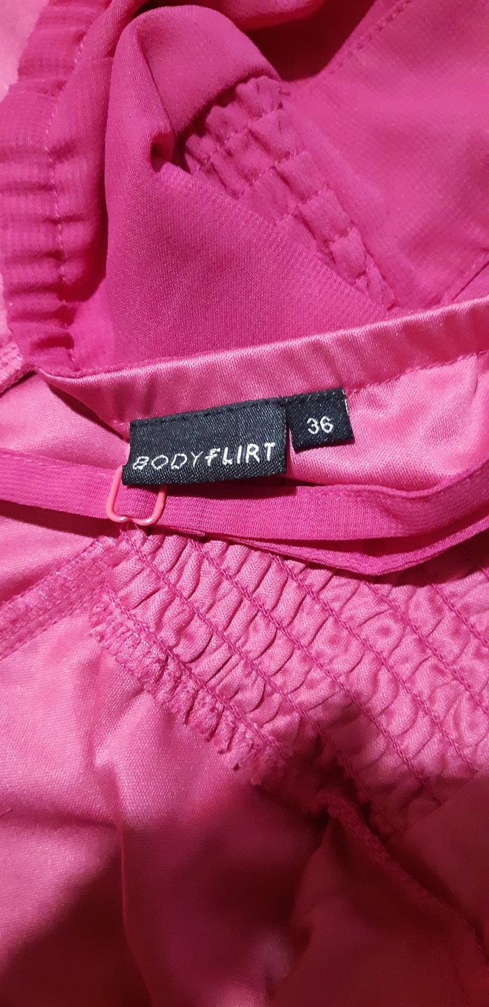 Robe de cocktail taille S rose robe de soirée taille 36 - photo numéro 9