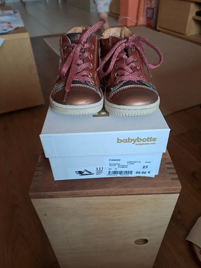 Babybotte Taille 23