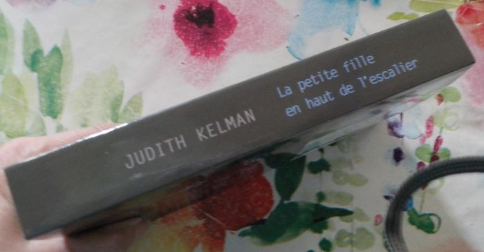 La petite fille en haut de l'escalier de Judith Kelman Ed. France Loisirs - photo numéro 4