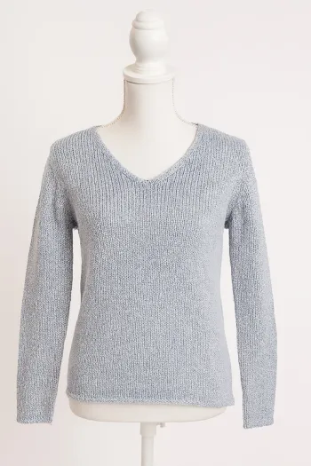Pull maille bleu clair – col V – Taille non indiquée (équiv. M/L)