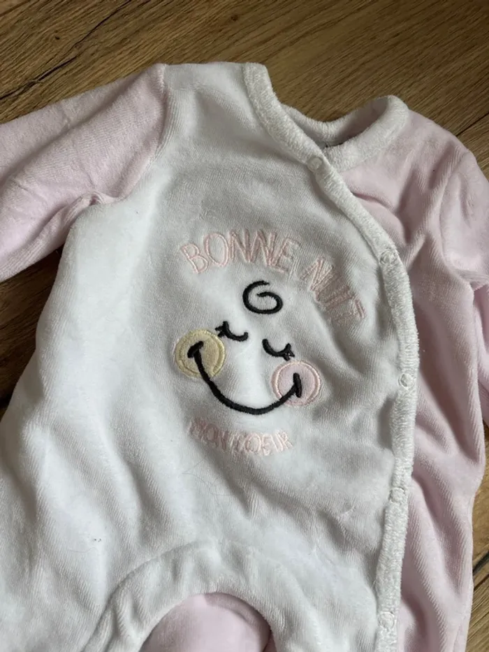 Pyjama 1 mois - photo numéro 2