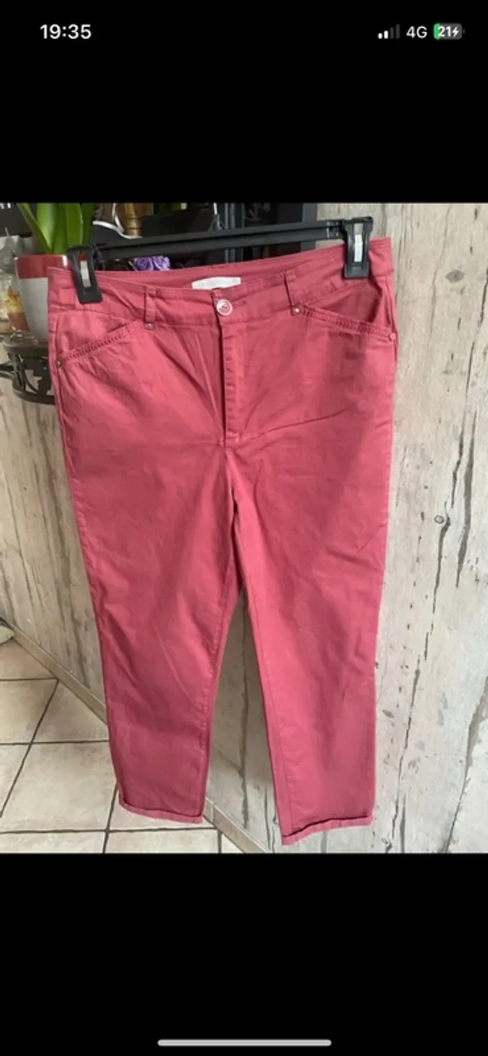 Magnifique pantalon en 40 de la boutique Armand Thiery en excellent état proche du neuf - photo numéro 2