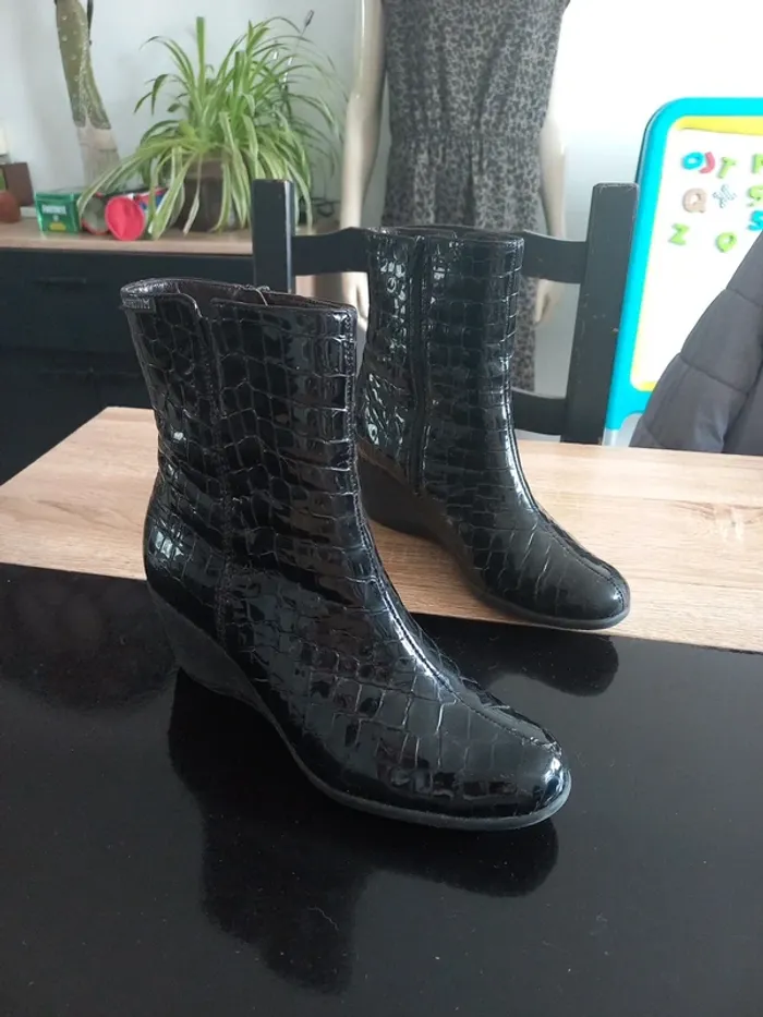 Bottines vernis noir cuir croco T38 - photo numéro 2