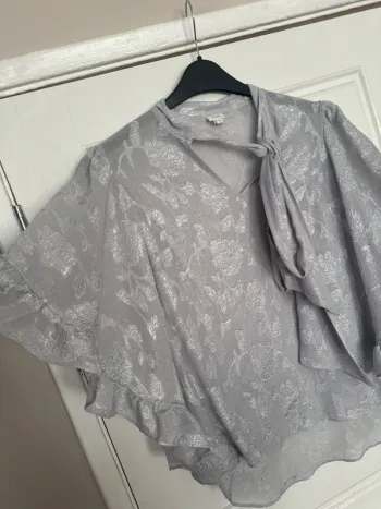 Ladies blouse size 6