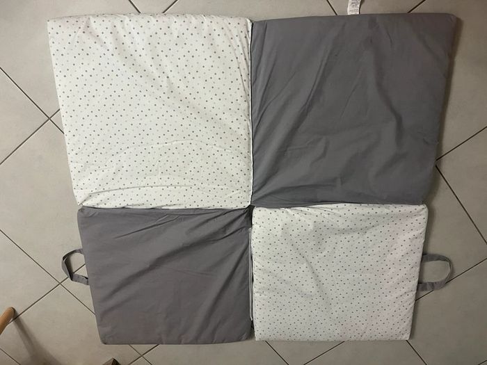 Tapis carré pliable