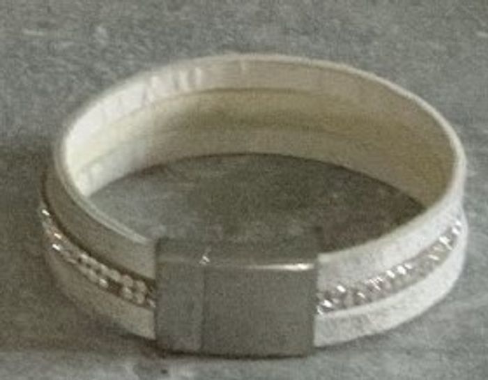 Bracelet manchette femme, fermoir magnétique, - photo numéro 4