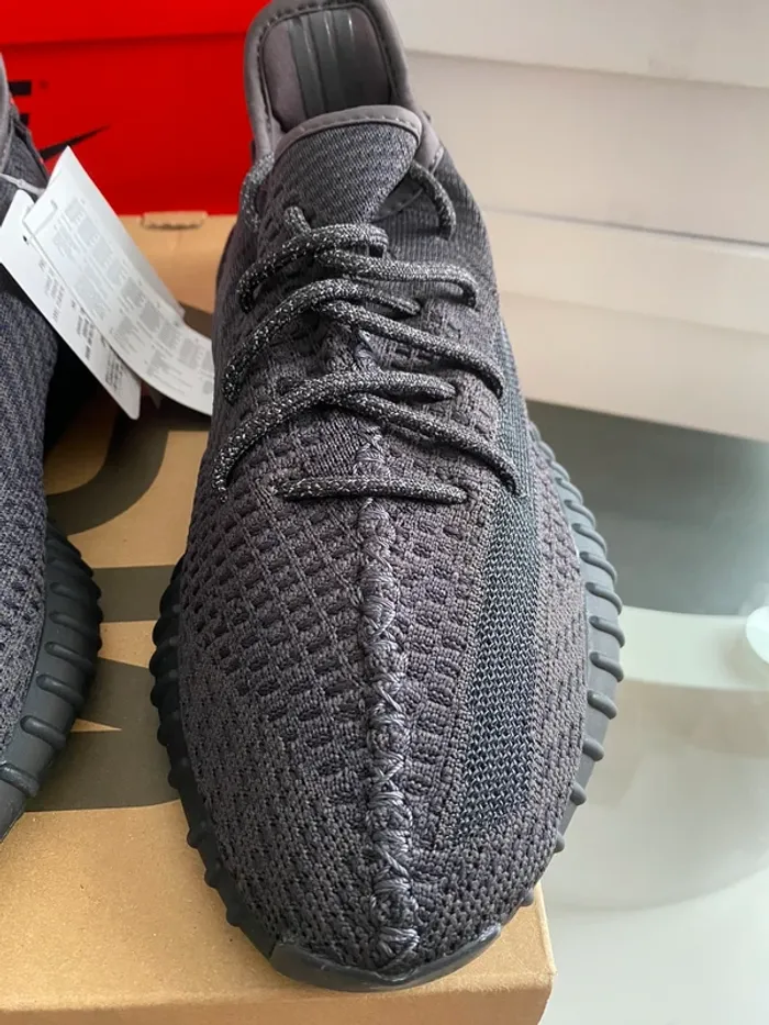 Adidas Yeezy boost 350 v2 black - photo numéro 5