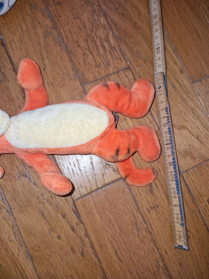 Peluche Tigrou Disney store - photo numéro 8