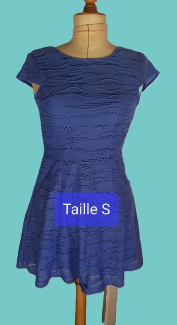 Superbe robe à pans. Taille S. FB Sister.