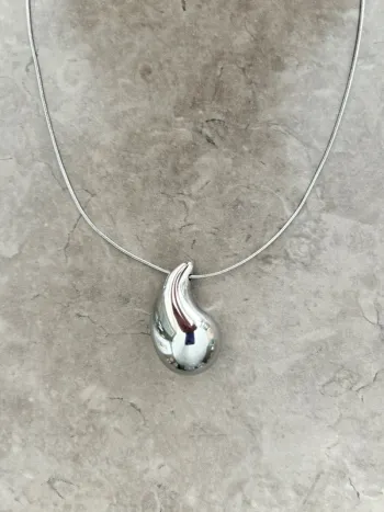 Collier Pendentif Goutte d’Eau