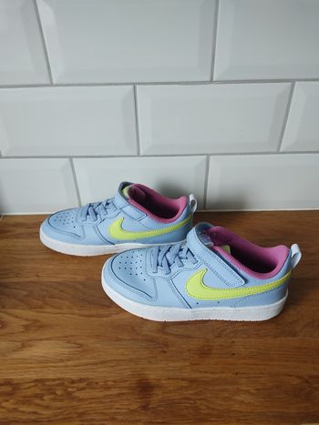 Baskets Nike T 31.5