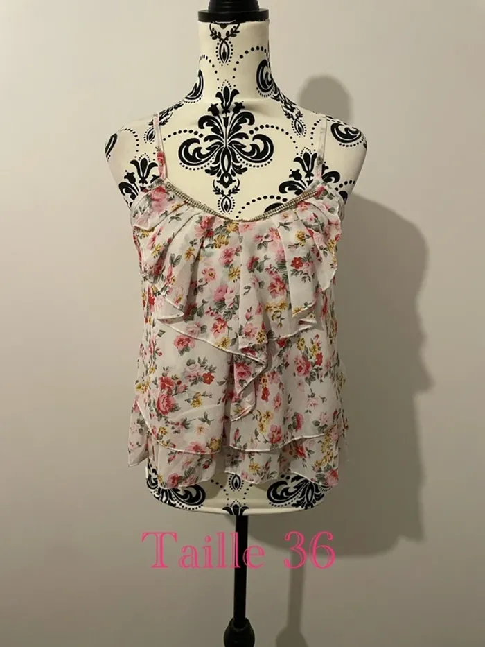 Débardeur à fine bretelles ample à volant blanc fleuri rose multicolore strass col taille 36