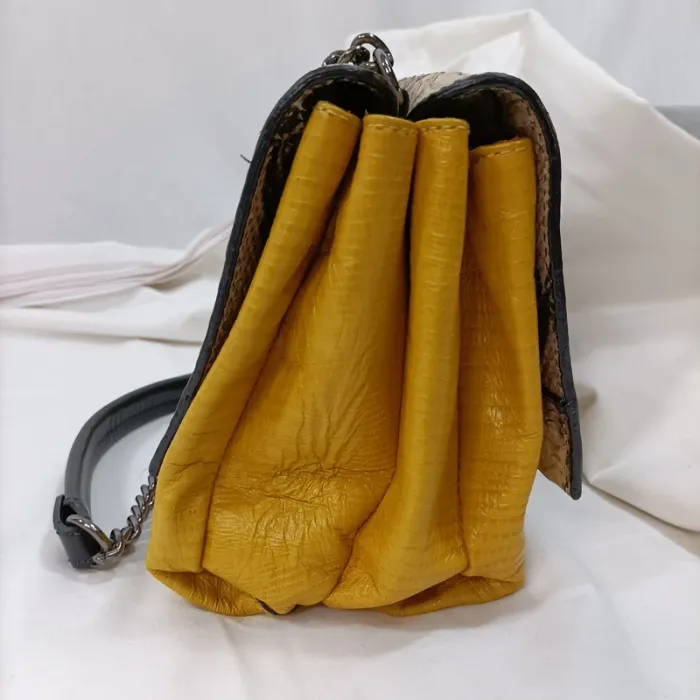 Sac à main jaune - Cori - Cuir léger vintage serpent chaine LE S050 - photo numéro 6