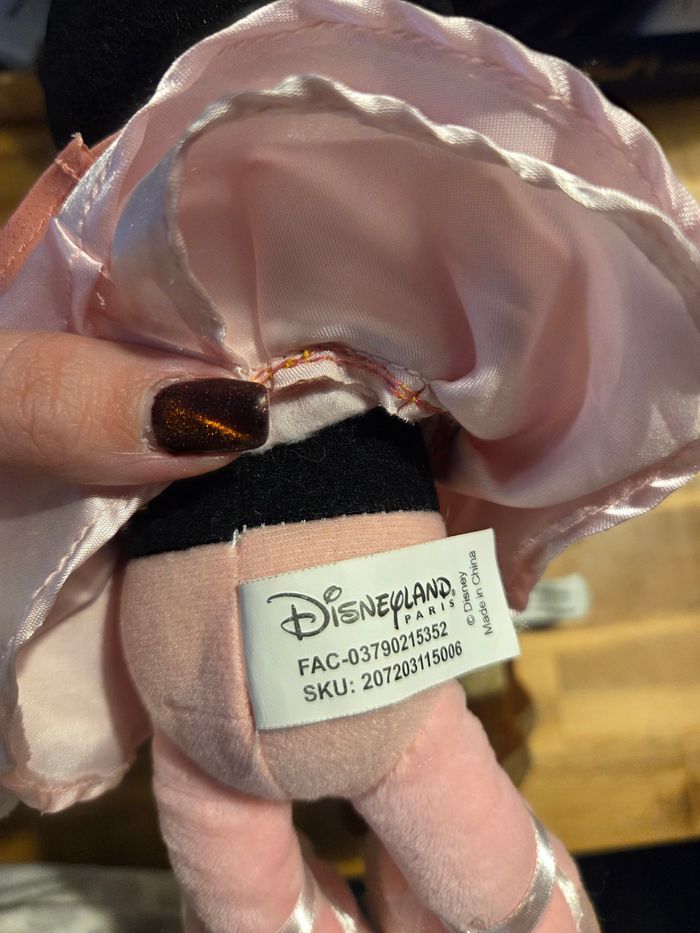 Lot de peluches DISNEYLAND PARIS Mickey et Minnie - photo numéro 4