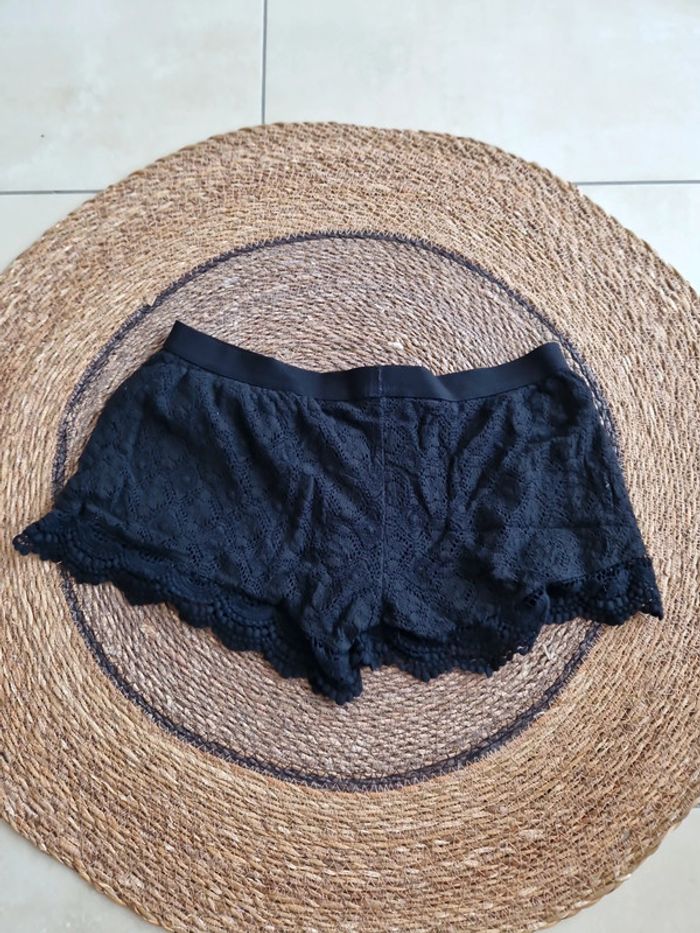 Joli short dentelle taille 40 - photo numéro 2