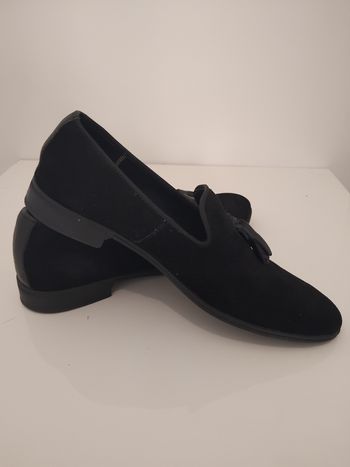 Mocassin daim noir à pompon