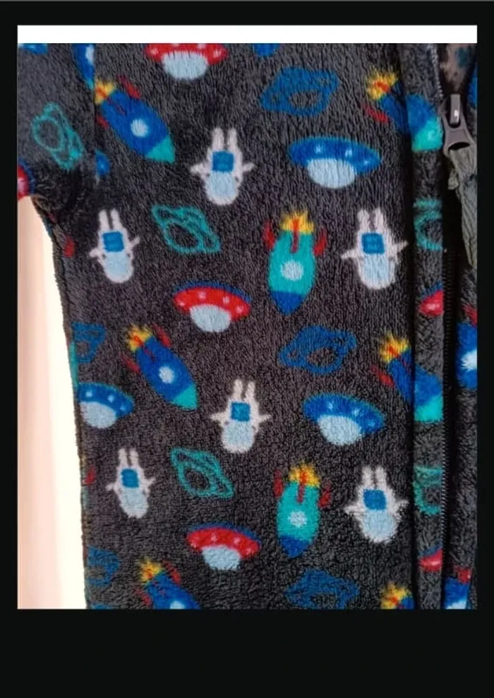 Combinaison sur pyjama taille 8 ans - photo numéro 4