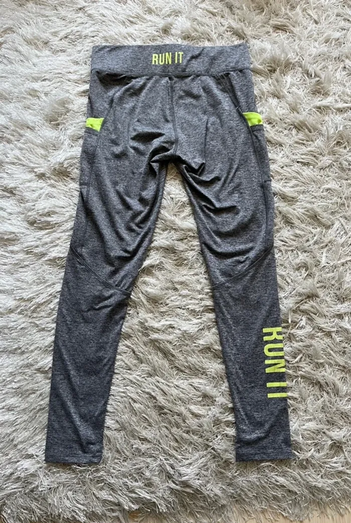 Legging avec 2 poches gris push up et bandes contrastantes vertes 36