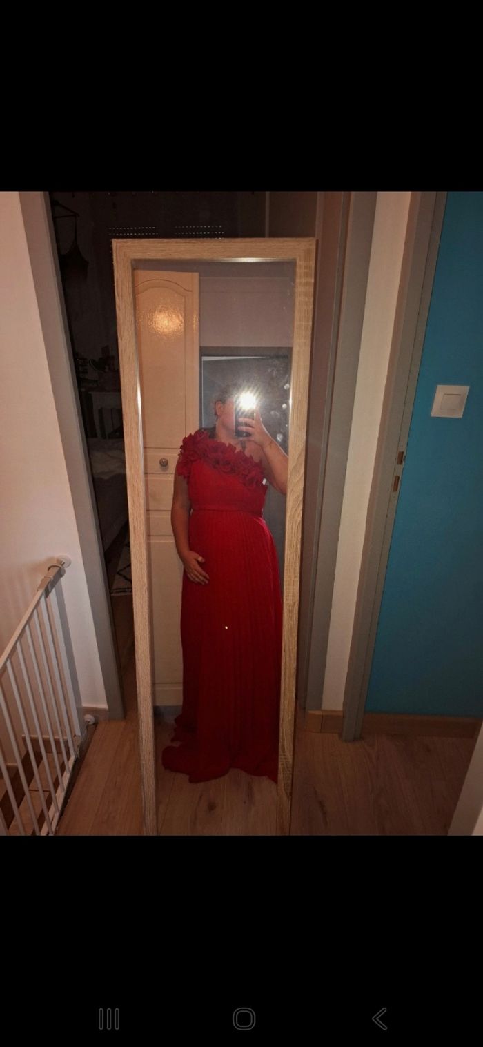 Robe rouge longue - photo numéro 3