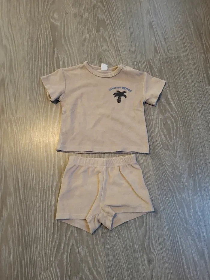 Ensemble t-shirt et short 12 mois