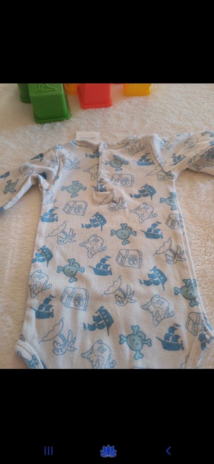 Ensemble bébé taille 1 mois - photo numéro 6