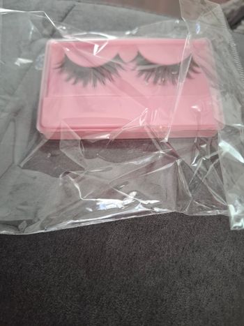 Faux cils