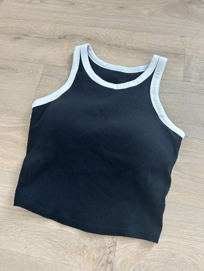 Top Uniqlo taille XS noir et blanc - photo numéro 2