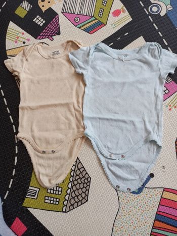 Lot de 2 bodies sans manches