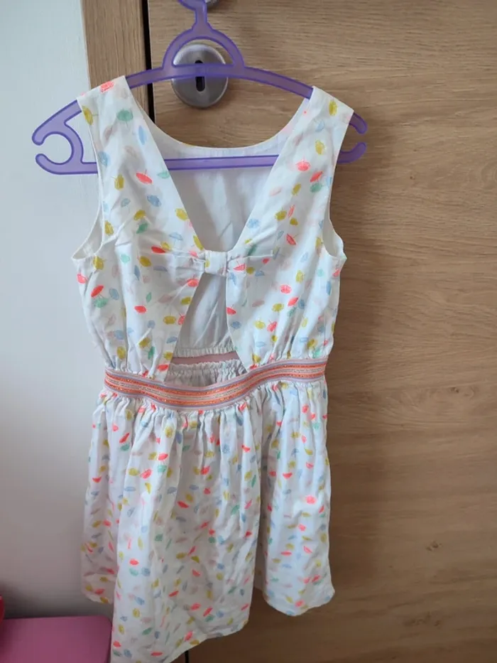 Belle robe dos nu  Kiabi 4 ans - photo numéro 2