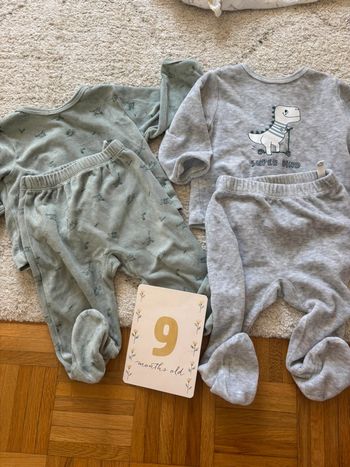 Lot 2 pyjamas 9 mois
