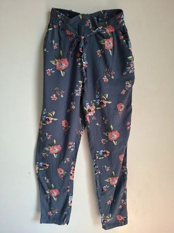 Pantalon bleu à fleurs- fluide et léger pour un look bohème, Vero Moda, neuf, taille XS