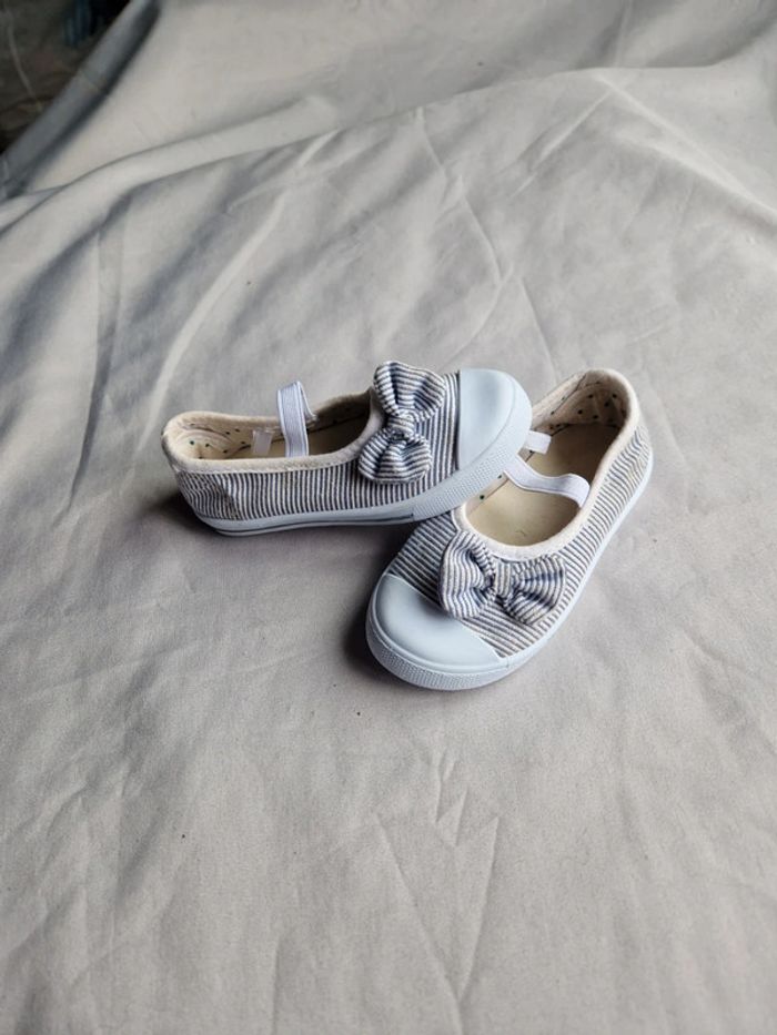 Chaussures pointure 23