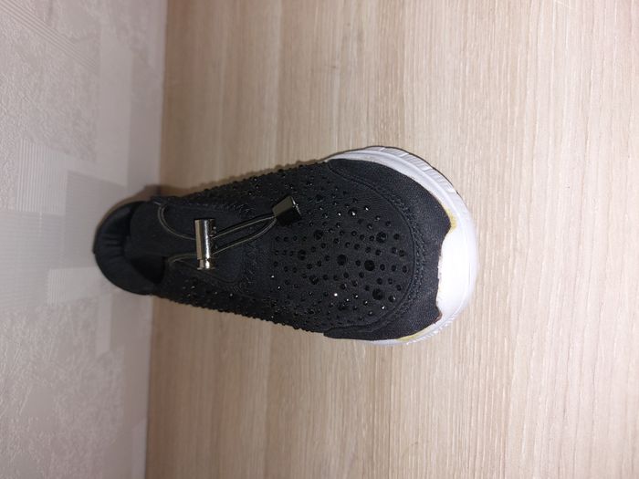 baskets ultra légère noire et blanche 36 - photo numéro 4