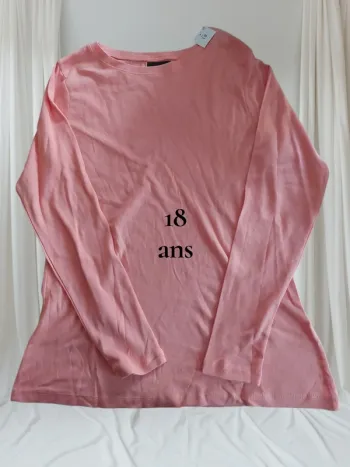🌟 T-shirt manches longues-18 ans- Neuf avec étiquette