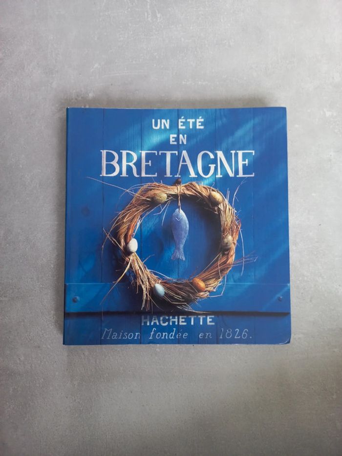 📖 Un été en Bretagne Hachette
