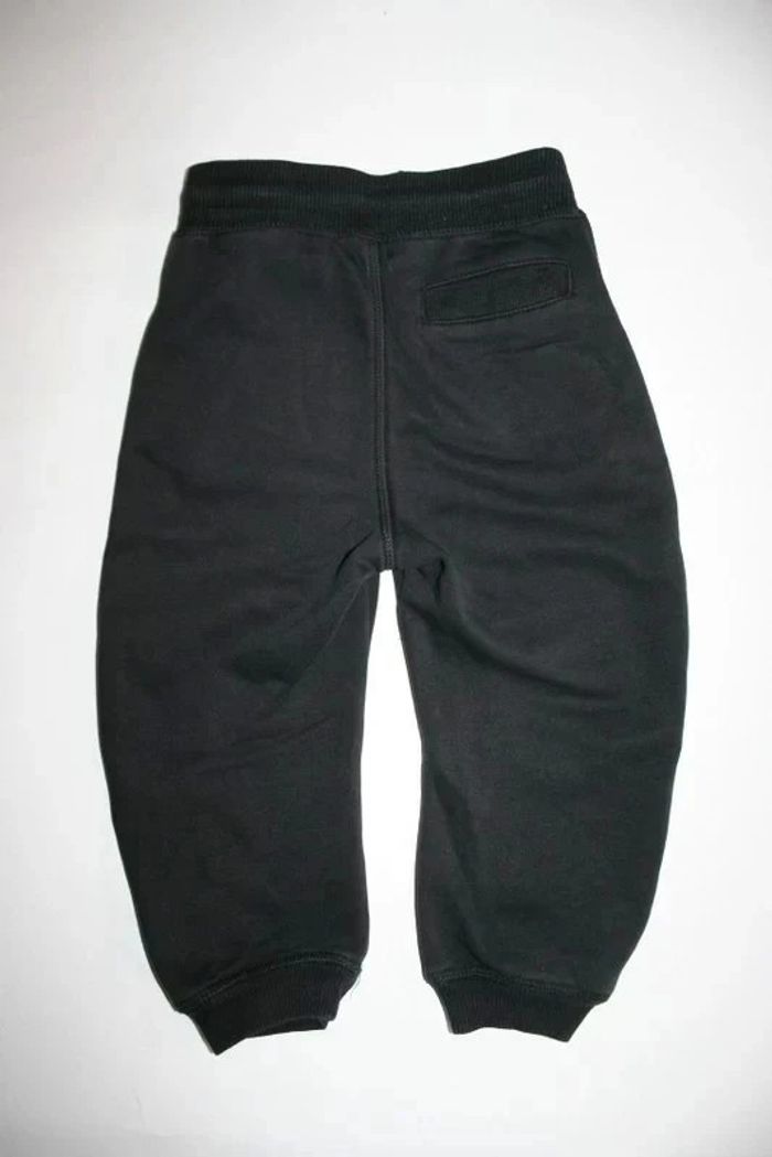Bas de jogging noir de chez H&M, taille 1.5/2 ans - photo numéro 2