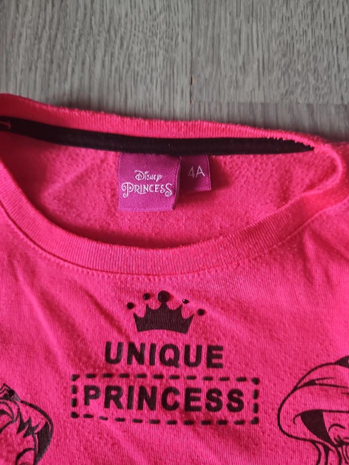 Tee shirt fille princesse disney 4 ans - photo numéro 3