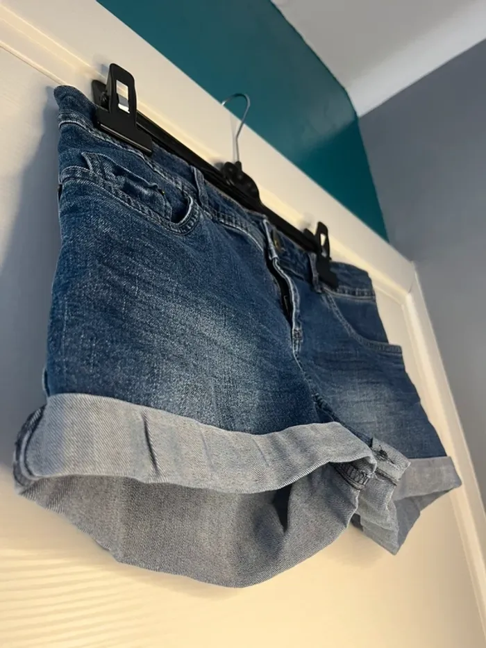 🔹 Short en Jean Bleu – Kiabi 🔹 - photo numéro 3