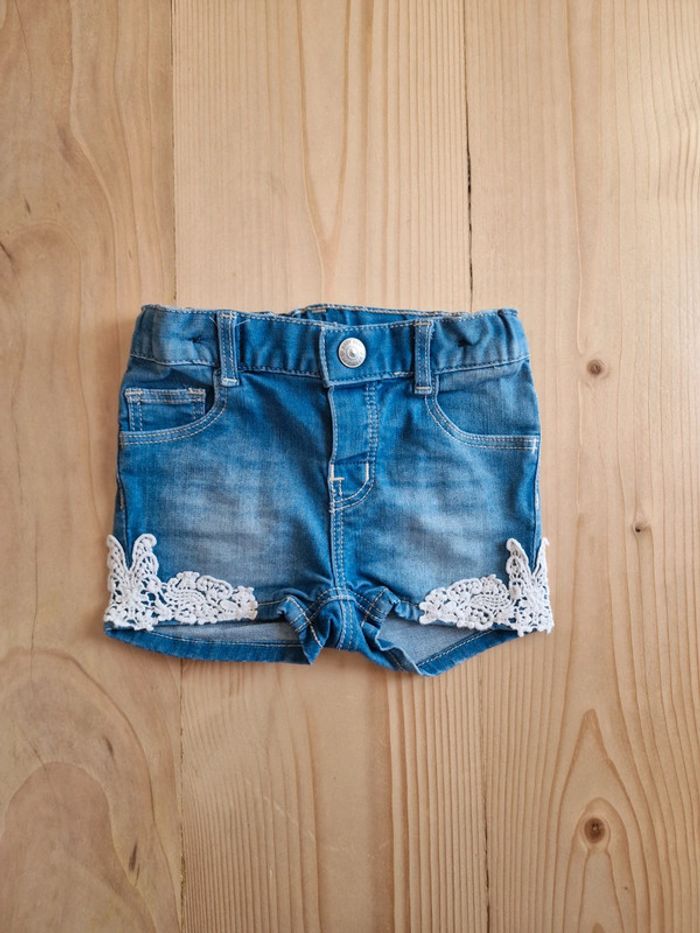 Short H&M 4/6 mois