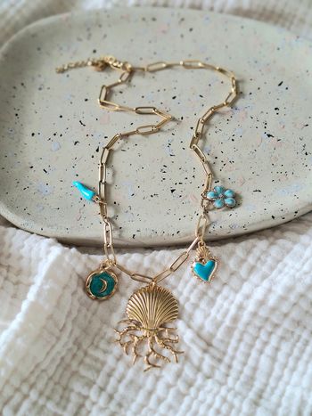 Collier breloques coquillage